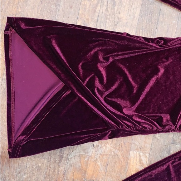 “Speed it up” red velvet Vera & Lucy mini dress - Picture 3 of 4